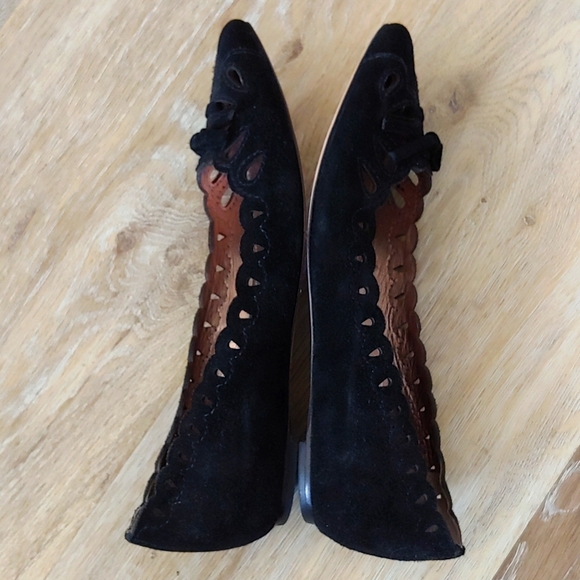 Joan & David Dahayli Black Suede Pointed Flat Shoes - Picture 6 of 11